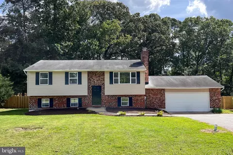 233 Beachwood Rd, Pasadena, MD 21122