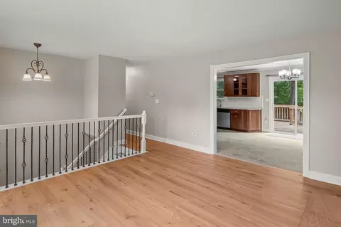 233 Beachwood Rd, Pasadena, MD 21122 photo 5