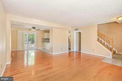 Living - 3448 Marble Arch Dr, Pasadena, MD 21122 photo 3 of 6