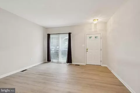 Living - 3233 Orient Fishtail Rd, Laurel, MD 20724 photo 1 of 2