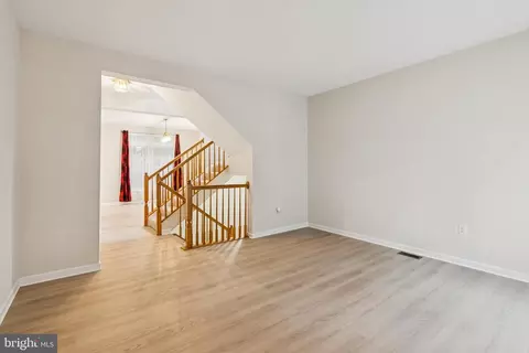 Living - 3233 Orient Fishtail Rd, Laurel, MD 20724 photo 2 of 2