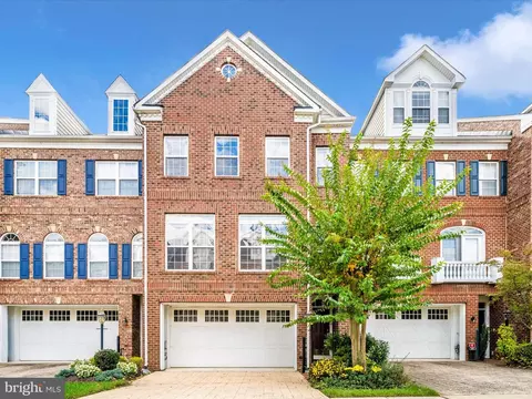 204 Burgundy Ln, Annapolis, MD 21401