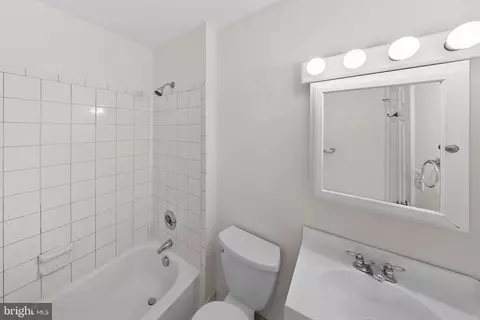 Bath - 1044 Skyview Dr, Annapolis, MD 21409 photo 1 of 3