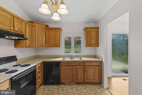 Kitchen - 1044 Skyview Dr, Annapolis, MD 21409 photo 1 of 4