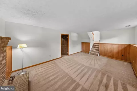 Living - 1044 Skyview Dr, Annapolis, MD 21409 photo 5 of 7
