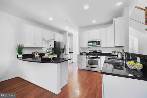 Kitchen - 2727 Amber Crest Rd, Hanover, MD 21076 photo 2 of 5