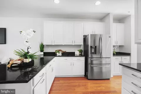Kitchen - 2727 Amber Crest Rd, Hanover, MD 21076 photo 4 of 5