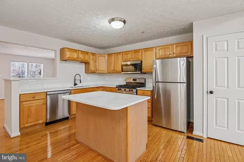 Kitchen - 2670 Rainy Spring Ct, Odenton, MD 21113 photo 2 of 3