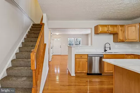 Entry Way - 2670 Rainy Spring Ct, Odenton, MD 21113 photo 2 of 5
