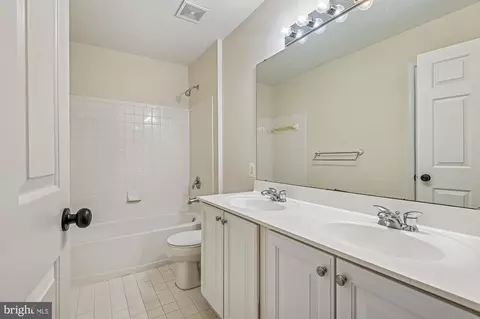 Bath - 2670 Rainy Spring Ct, Odenton, MD 21113 photo 2 of 3