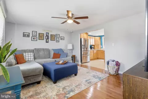 7726 Aragorn Ct, Hanover, MD 21076 photo 6