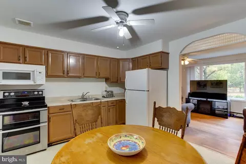 Kitchen - 1460 Cedarhurst Rd, Shady Side, MD 20764 photo 2 of 3