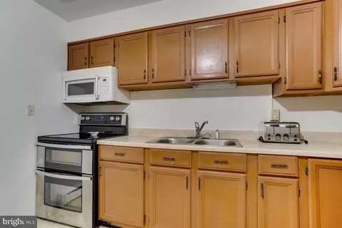 Kitchen - 1460 Cedarhurst Rd, Shady Side, MD 20764 photo 3 of 3