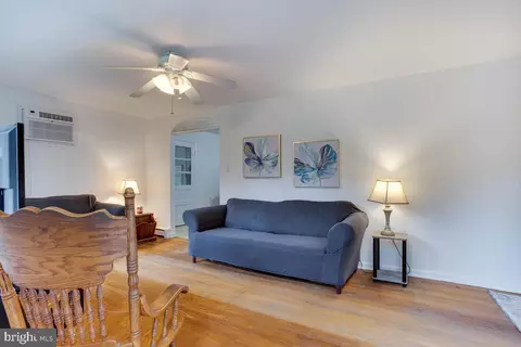 Entry Way - 1460 Cedarhurst Rd, Shady Side, MD 20764 photo 1 of 1