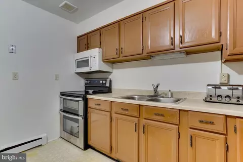 Kitchen - 1460 Cedarhurst Rd, Shady Side, MD 20764 photo 1 of 3