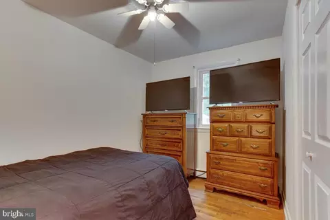 Bedroom - 1460 Cedarhurst Rd, Shady Side, MD 20764 photo 5 of 5