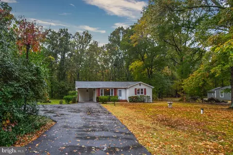1460 Cedarhurst Rd, Shady Side, MD 20764