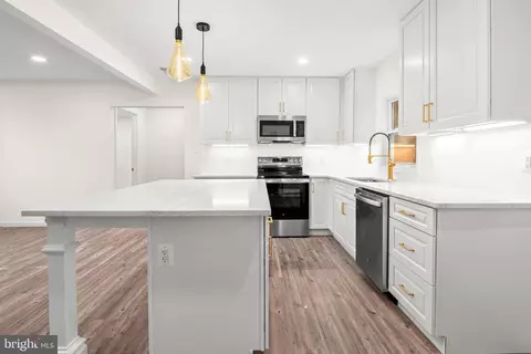 Kitchen - 4738 Idlewilde Rd, Shady Side, MD 20764 photo 4 of 6
