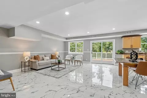 Living - 522 Epping Forest Rd, Annapolis, MD 21401 photo 4 of 5