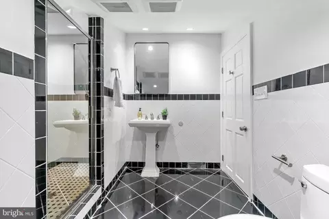 Bath - 522 Epping Forest Rd, Annapolis, MD 21401 photo 8 of 11