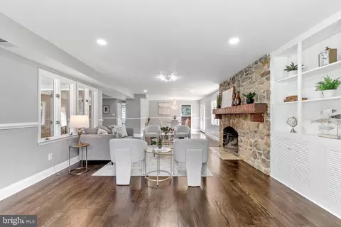 Living - 522 Epping Forest Rd, Annapolis, MD 21401 photo 2 of 5
