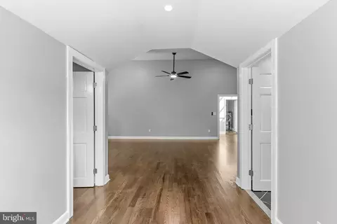 Entry Way - 522 Epping Forest Rd, Annapolis, MD 21401 photo 6 of 10