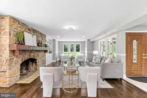 Living - 522 Epping Forest Rd, Annapolis, MD 21401 photo 1 of 5