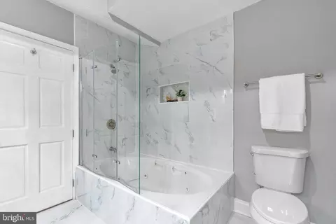 Bath - 522 Epping Forest Rd, Annapolis, MD 21401 photo 1 of 11