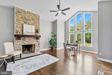 Living - 522 Epping Forest Rd, Annapolis, MD 21401 photo 5 of 5