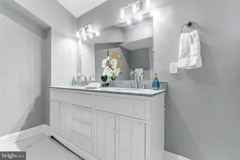 Bath - 522 Epping Forest Rd, Annapolis, MD 21401 photo 9 of 11