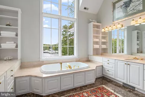 Bath - 117 Spa View Ave, Annapolis, MD 21401 photo 4 of 10