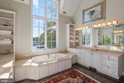 Bath - 117 Spa View Ave, Annapolis, MD 21401 photo 6 of 10
