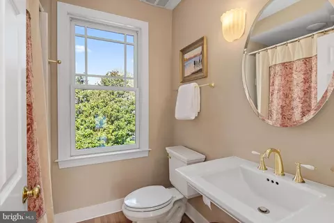 Bath - 117 Spa View Ave, Annapolis, MD 21401 photo 8 of 10