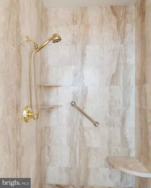 Bath - 117 Spa View Ave, Annapolis, MD 21401 photo 7 of 10