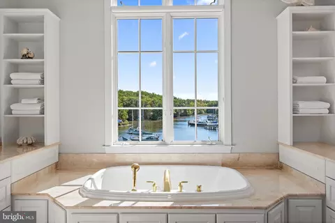 Bath - 117 Spa View Ave, Annapolis, MD 21401 photo 2 of 10