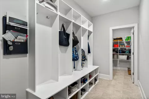 Entry Way - 5908 Candace Dr, Lothian, MD 20711 photo 14 of 23