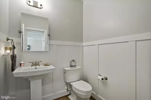 Entry Way - 5908 Candace Dr, Lothian, MD 20711 photo 9 of 23