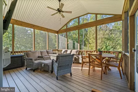 Exterior - 5908 Candace Dr, Lothian, MD 20711 photo 20 of 21