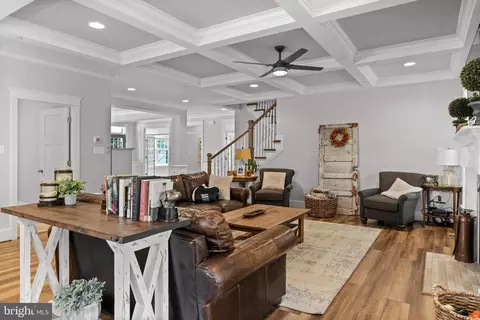 Entry Way - 5908 Candace Dr, Lothian, MD 20711 photo 12 of 23