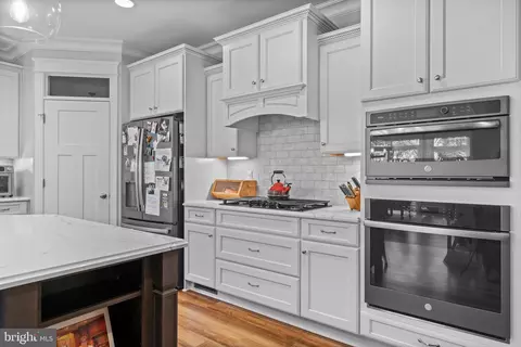 Kitchen - 5908 Candace Dr, Lothian, MD 20711 photo 4 of 7