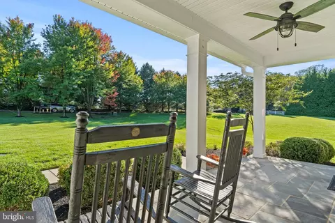Exterior - 5908 Candace Dr, Lothian, MD 20711 photo 15 of 21