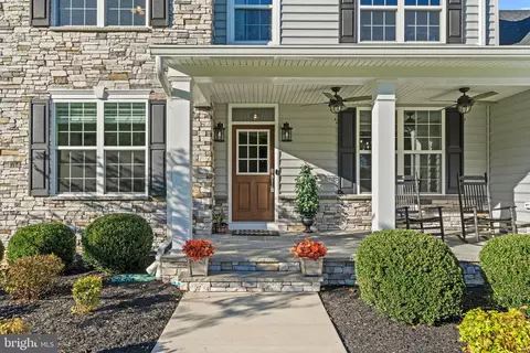 Exterior - 5908 Candace Dr, Lothian, MD 20711 photo 13 of 21