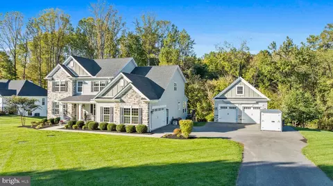 Exterior - 5908 Candace Dr, Lothian, MD 20711 photo 3 of 21