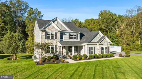 Exterior - 5908 Candace Dr, Lothian, MD 20711 photo 9 of 21