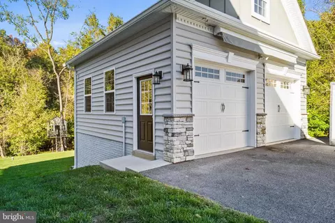 Exterior - 5908 Candace Dr, Lothian, MD 20711 photo 16 of 21