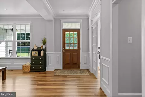 Entry Way - 5908 Candace Dr, Lothian, MD 20711 photo 7 of 23