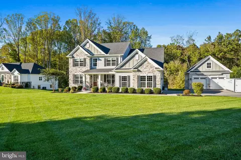 Exterior - 5908 Candace Dr, Lothian, MD 20711 photo 7 of 21