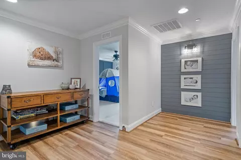 Entry Way - 5908 Candace Dr, Lothian, MD 20711 photo 4 of 23