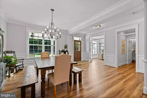 Entry Way - 5908 Candace Dr, Lothian, MD 20711 photo 10 of 23