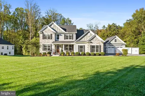 Exterior - 5908 Candace Dr, Lothian, MD 20711 photo 6 of 21